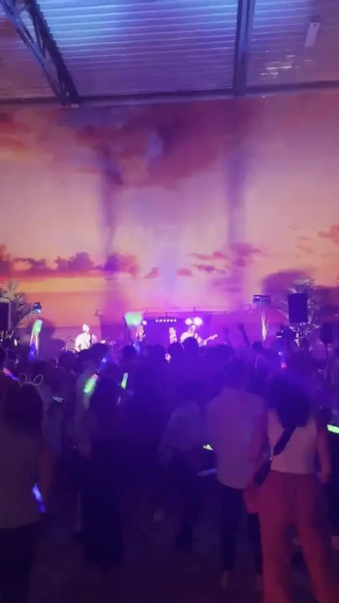 Liveband på scenen